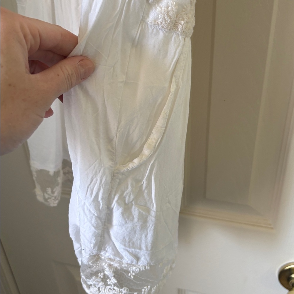 Kendall & Kylie Cream Lace Romper - Picture 4 of 7